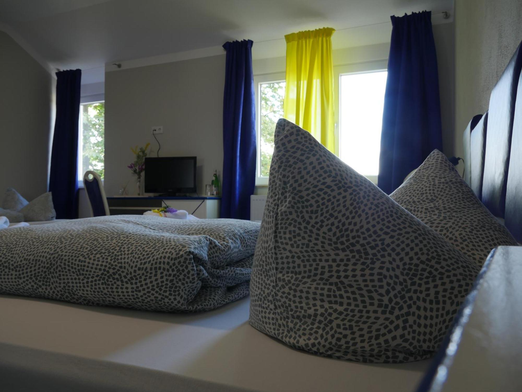 Hotel & Ristorante Positano Radeburg Екстер'єр фото