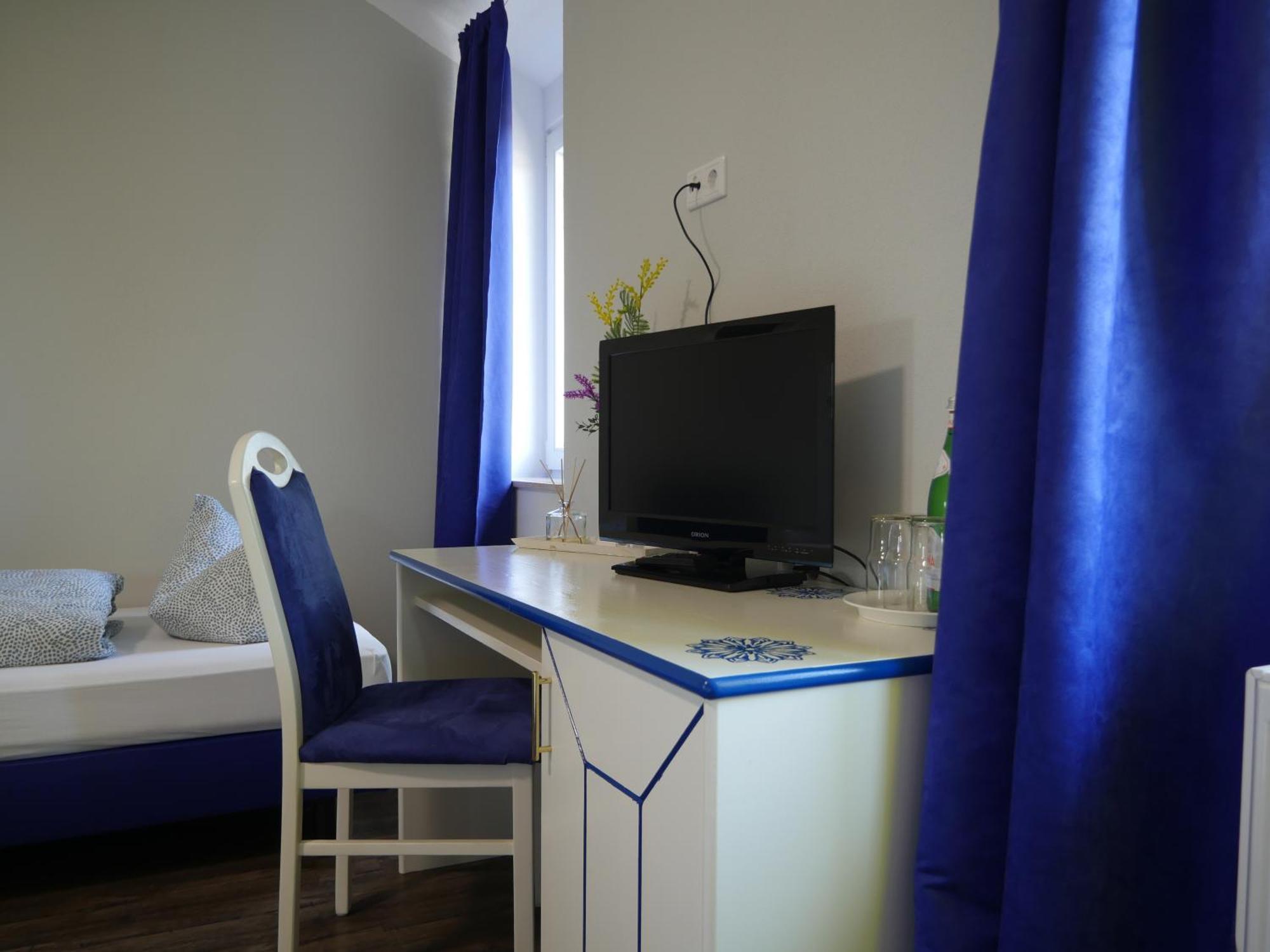 Hotel & Ristorante Positano Radeburg Екстер'єр фото