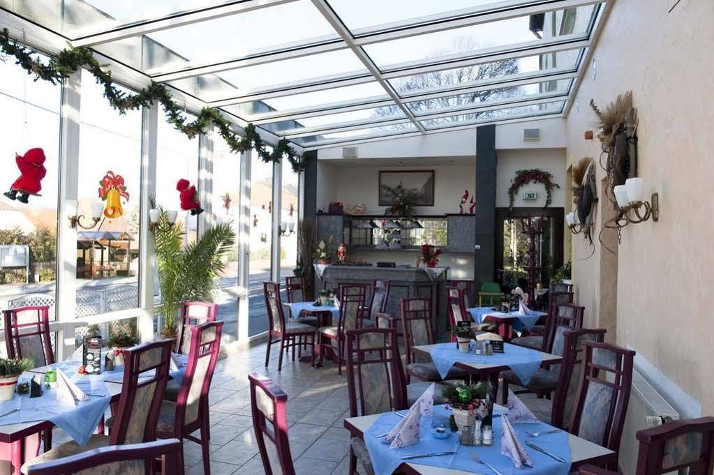 Hotel & Ristorante Positano Radeburg Екстер'єр фото
